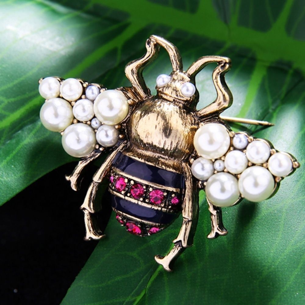 Bee Chic Enamel Brooch deco antique gold & crystals, pearls pin